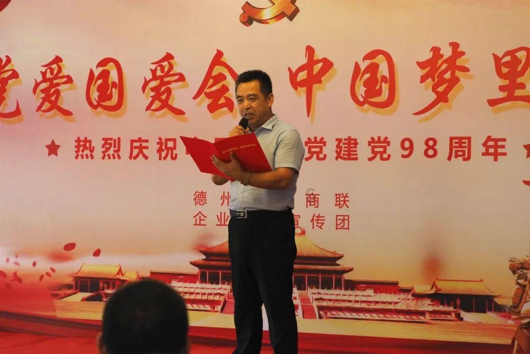 小仓鼠吃瓜子